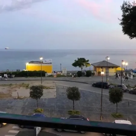 Casa Bella Con Terrazzo Sul Mare Vakantiehuis Vietri